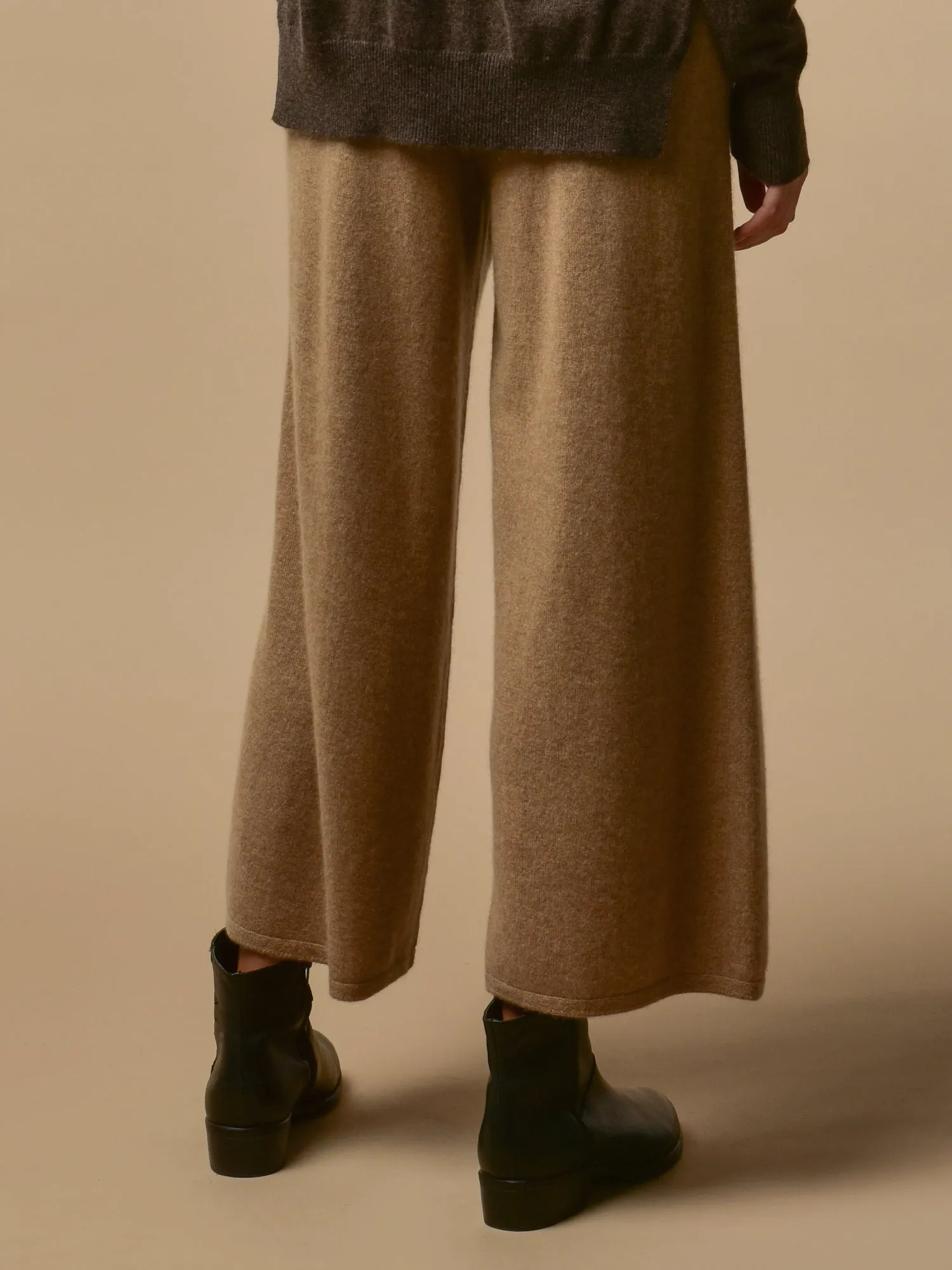 Loose Fit Pants_Dark Beige