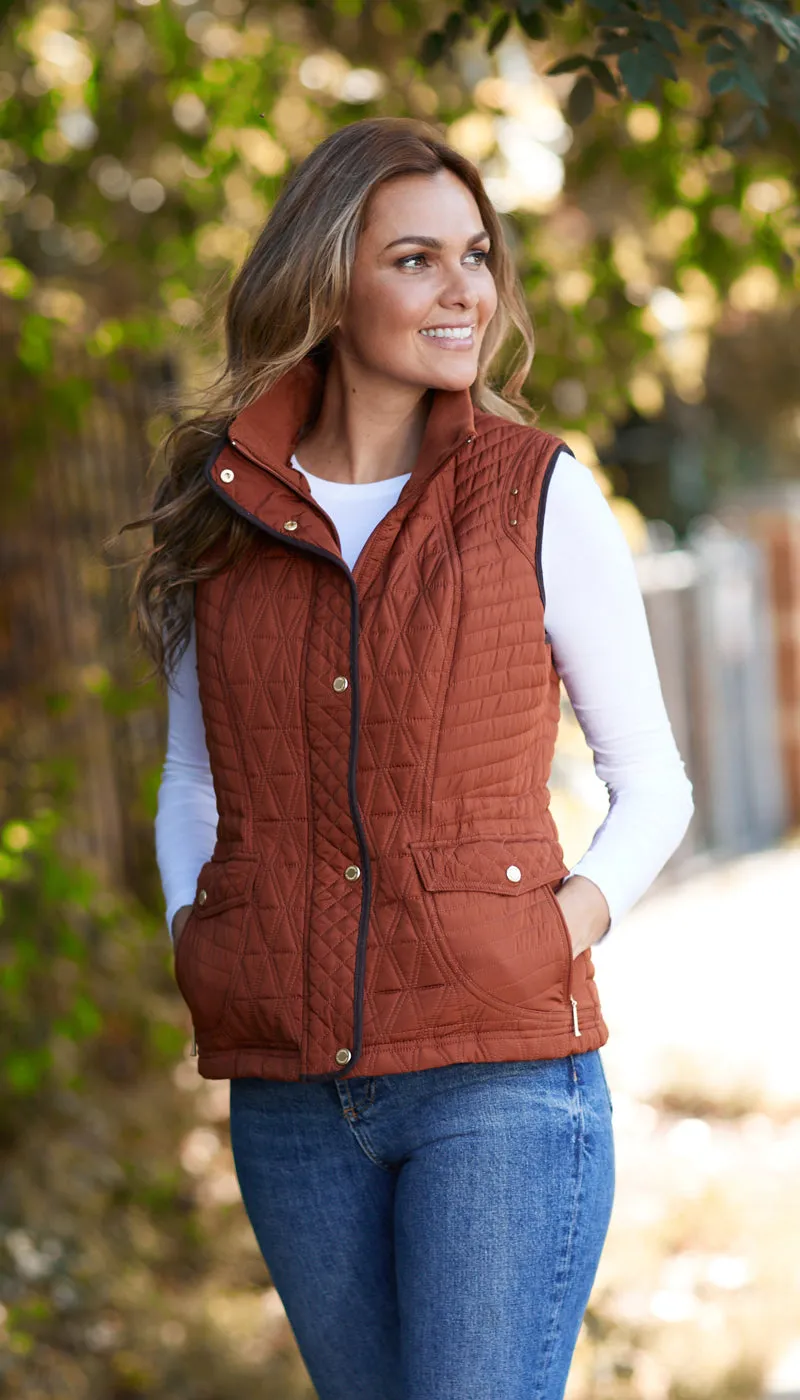 QUILTED VEST WITH COZY LINING AND FAUX SUEDE TRIM